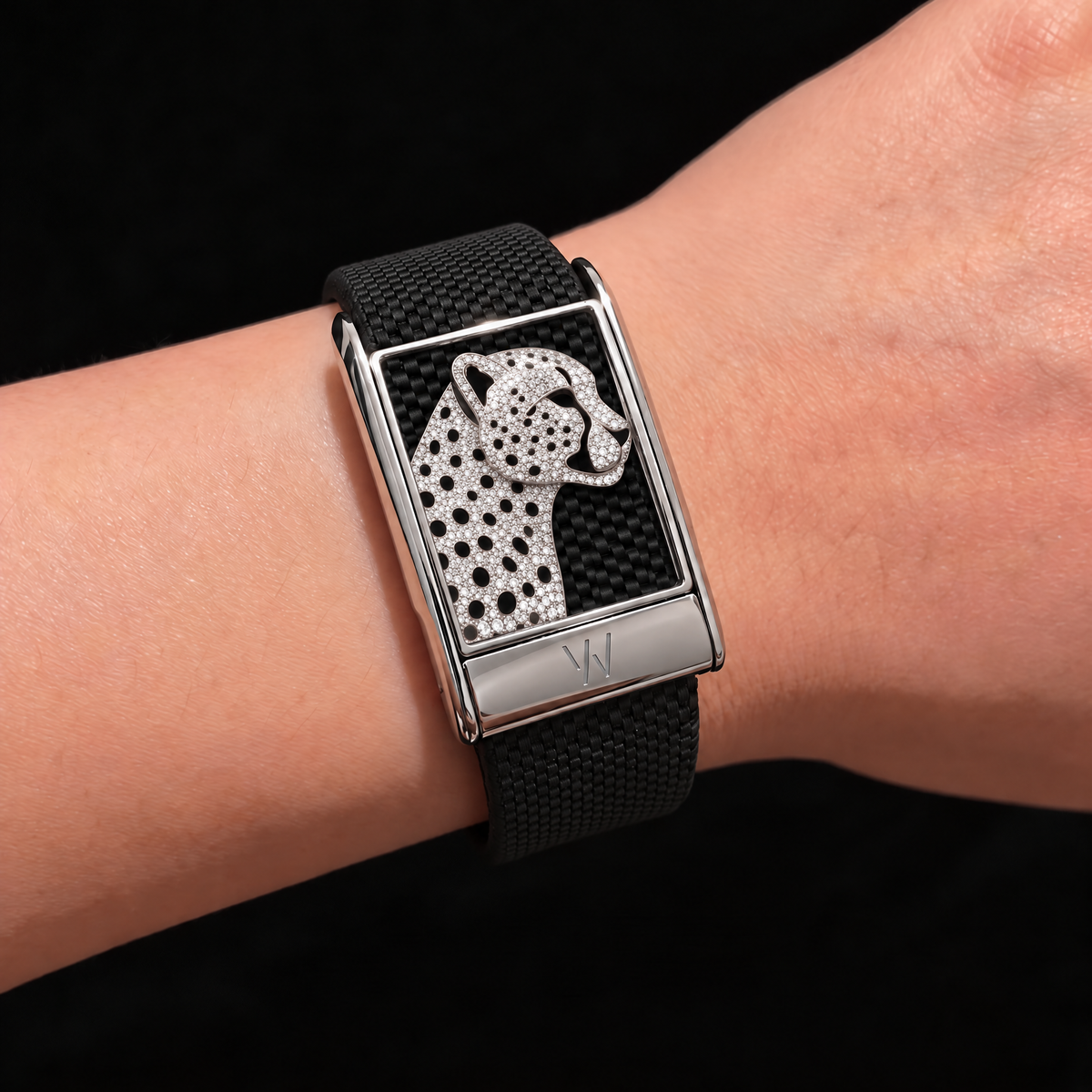 Diamond Leopard WHOOP 5.0 case set with moissanite – angle view – Zius Jewels