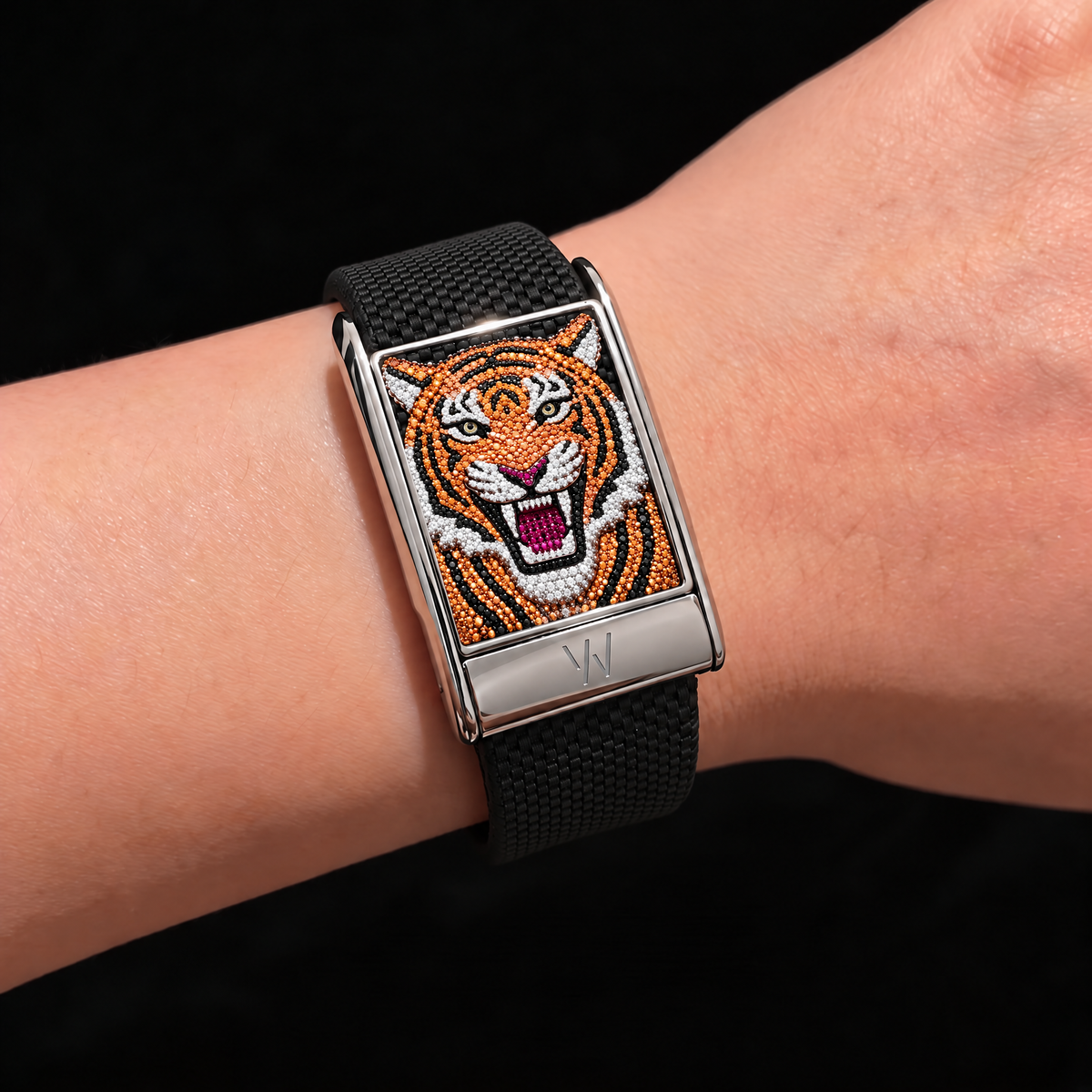 Roaring Tiger Diamond WHOOP 5.0 case set with moissanite – angle view – Zius Jewels