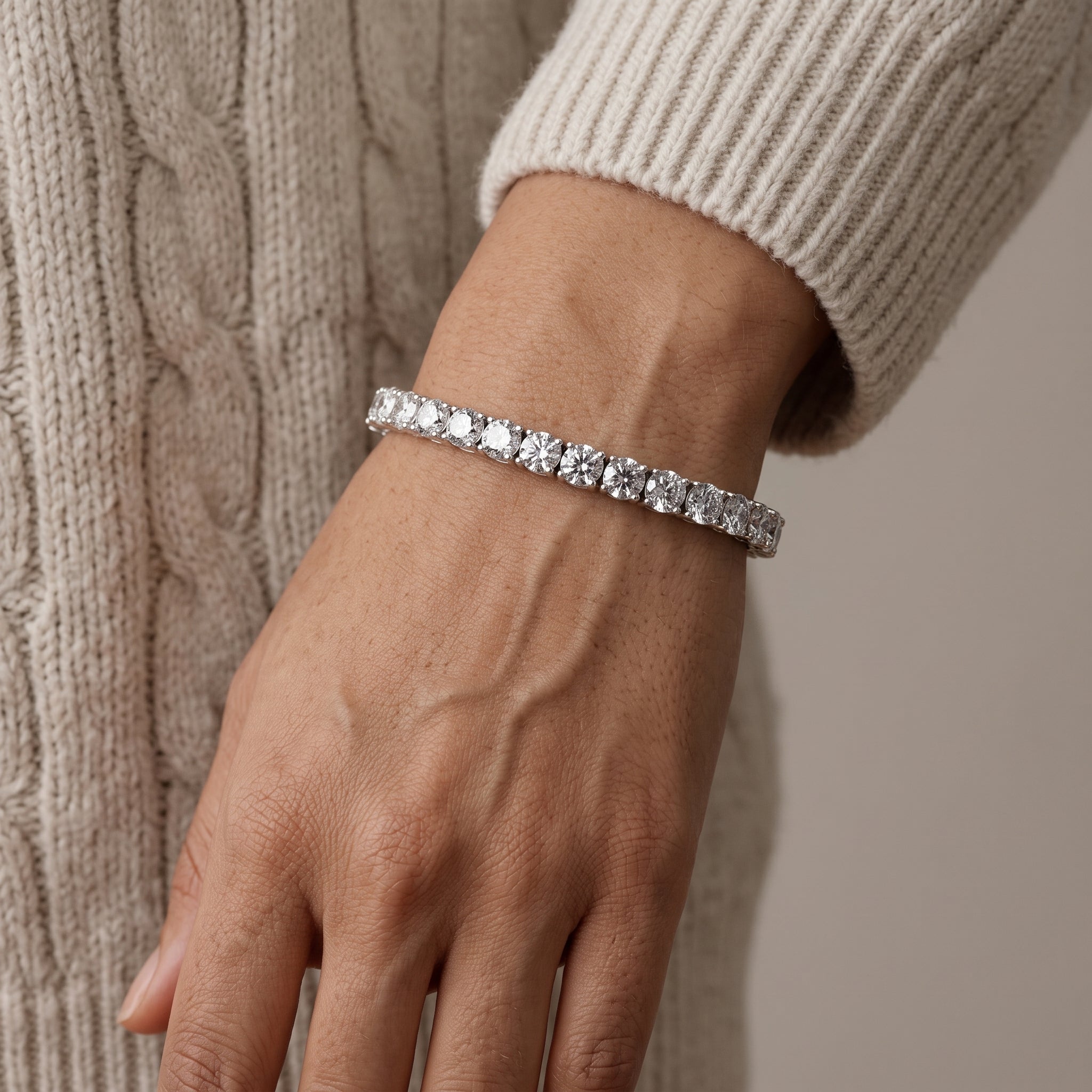 White Round Cut Moissanite Tennis Bracelet