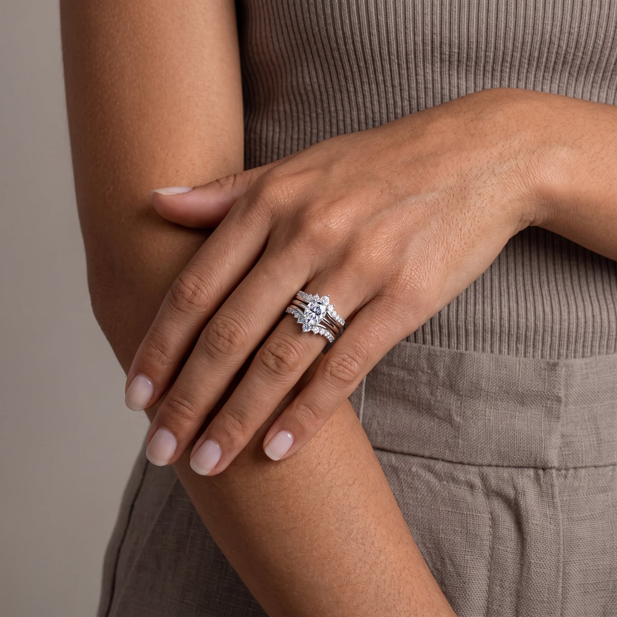 White Metal Oval Cut Moissanite Bridal Ring Set